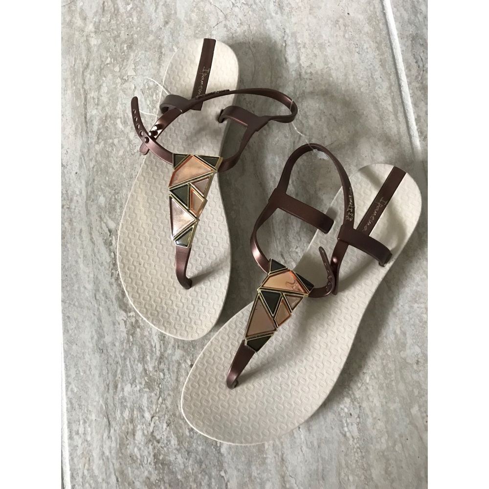 Swim sandals 7